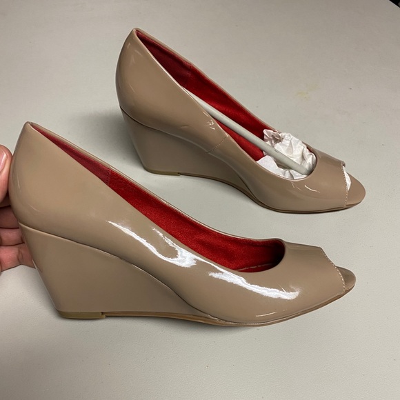 Clay Laundry Open Toe Wedges - Picture 2 of 4